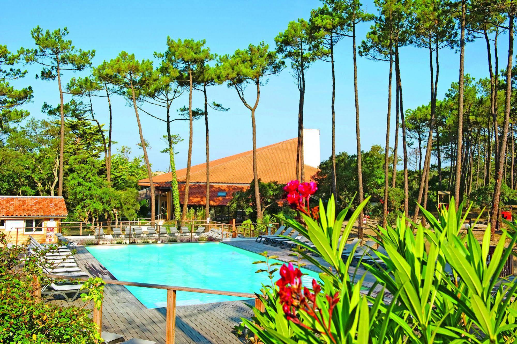 Residence Vacances Bleues Domaine De L'Agreou Сеньос Экстерьер фото